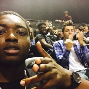 Meet your Posher, Lorenzo