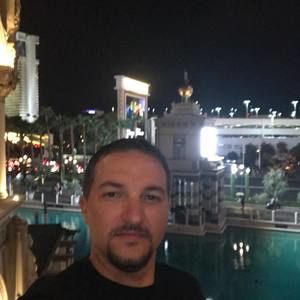 Meet your Posher, Clint