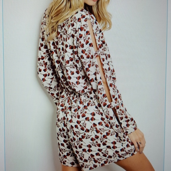 CREME FLORAL ROMPER - Picture 2 of 3