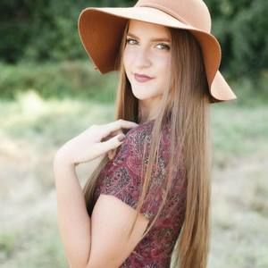 Meet your Posher, Jenaya