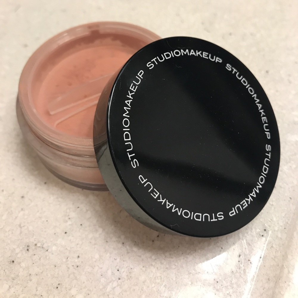Studio Makeup luminous loose blush (NEW)