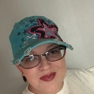 Meet your Posher, Cynthia