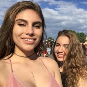 Meet your Posher, Maya