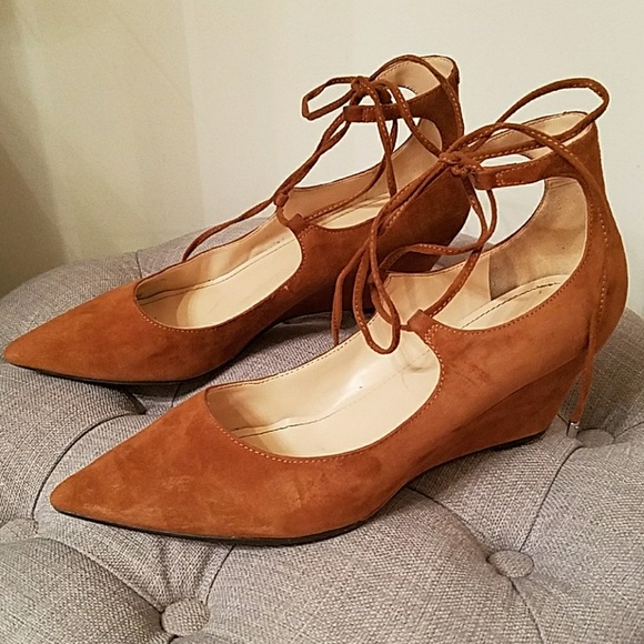 Marc Fisher Tan Suede lace up wedge - Picture 3 of 8