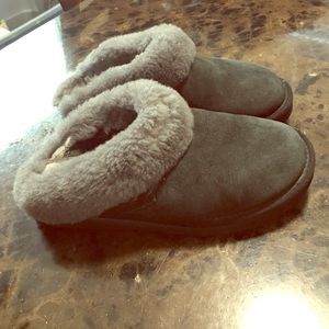 Authentic UGGS Slippers size 8