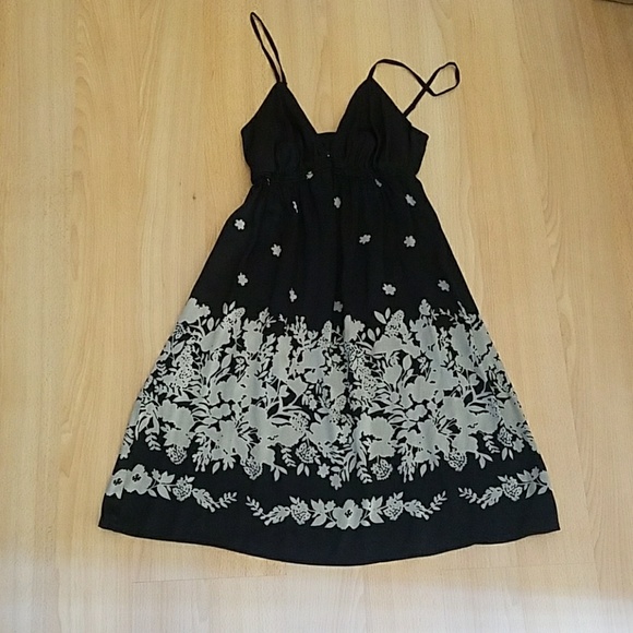 Dress - Picture 1 of 1