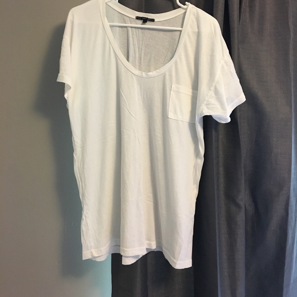 Plain pocket tee