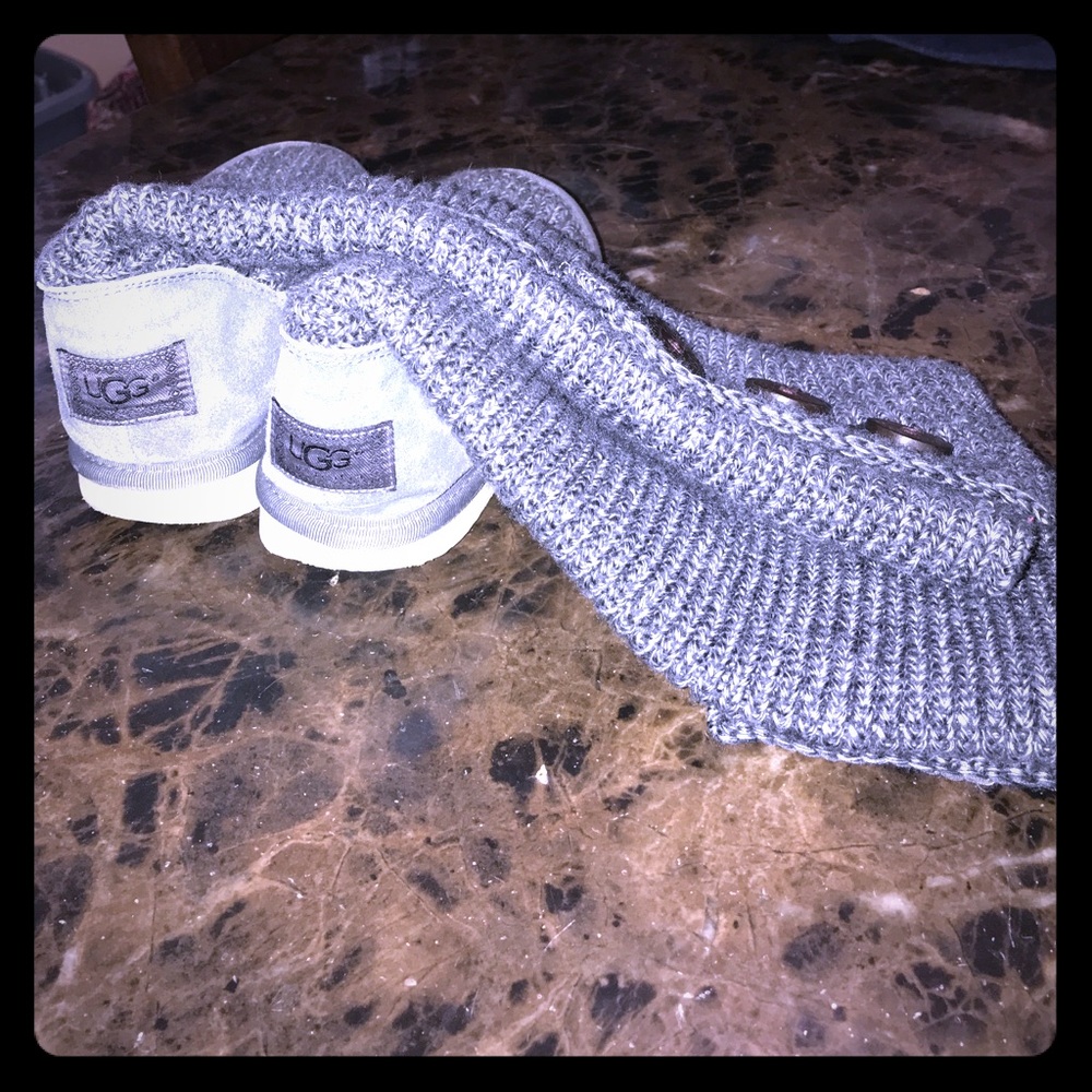 (Bundle hold )Authentic tall gray knit UGGS boots