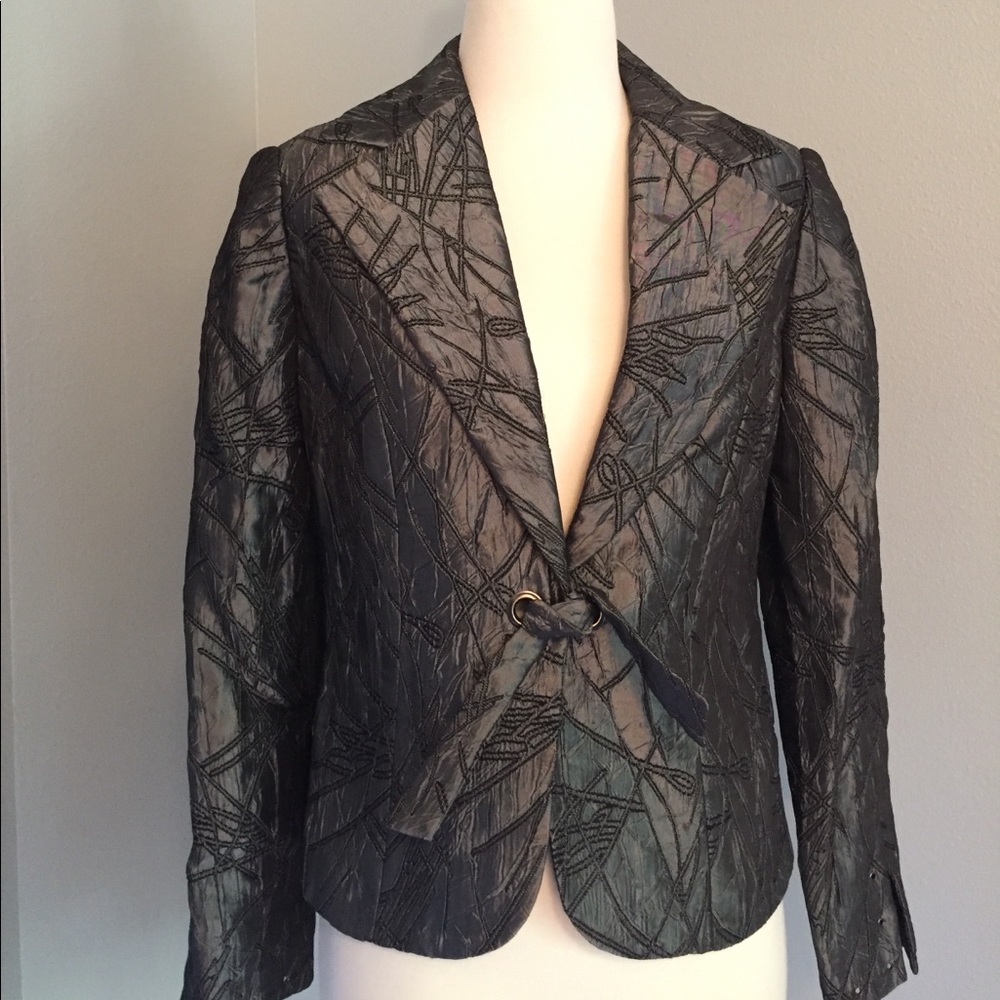 Insight blazer. Pewter/black with tie front