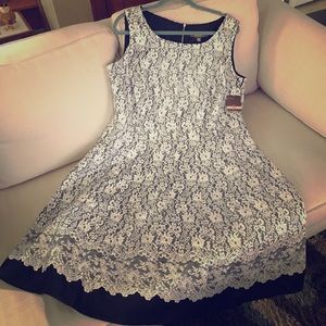 Beautiful cocktail dress!