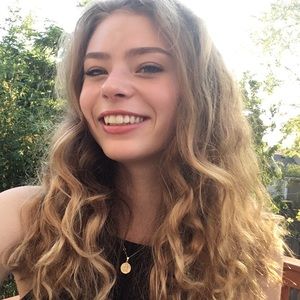 Meet your Posher, Olivia