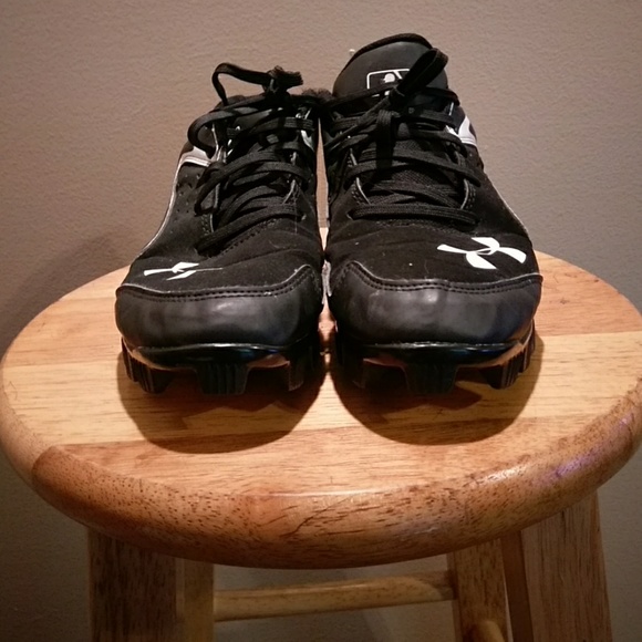 Under Armour Cleats - Picture 2 of 6