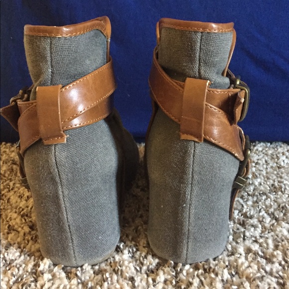 Aldo grey and leather booties - Picture 2 of 6