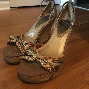 Fioni tan wedge w orange,gold & sage green accents