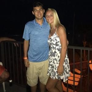 Meet your Posher, Courtney