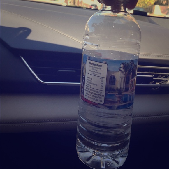 Water bottle - Picture 1 of 4