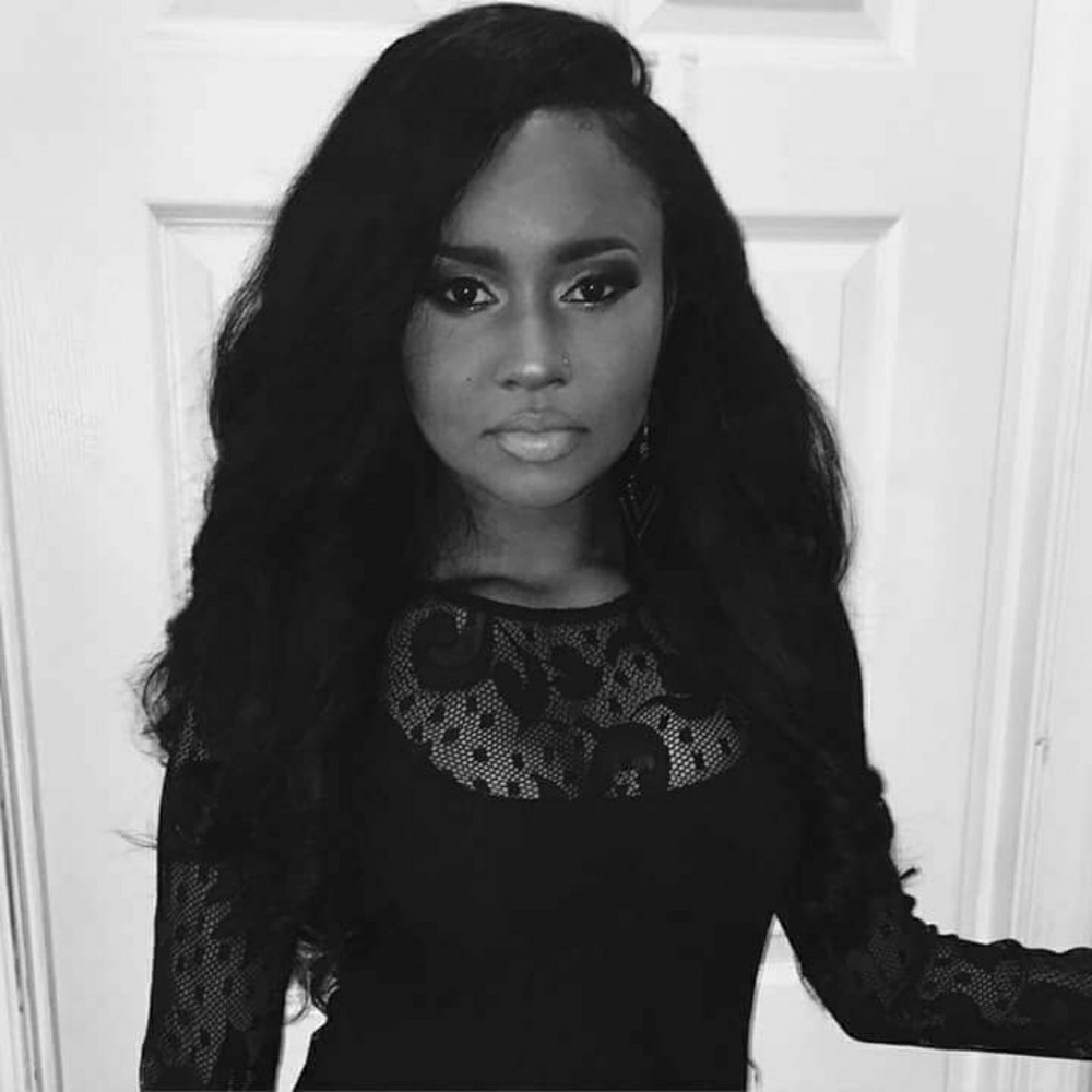 Hi I'm Gabriella , your fav posher ! 😍