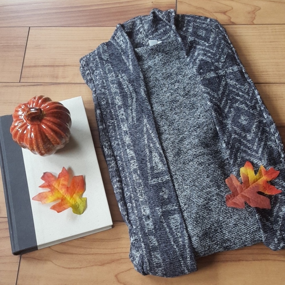 Adorable Gray Aeropostale Cardigan