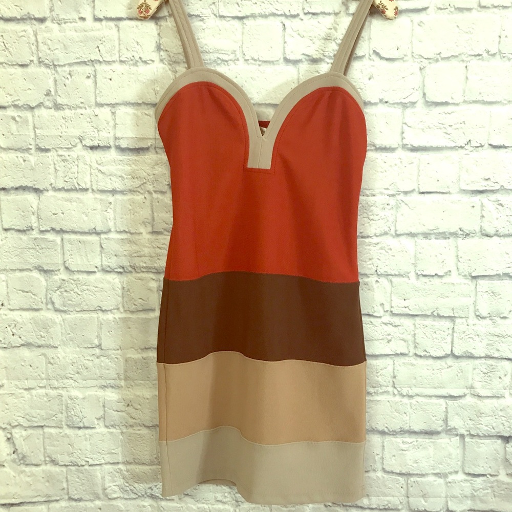 LF sweetheart neck bodycon dress
