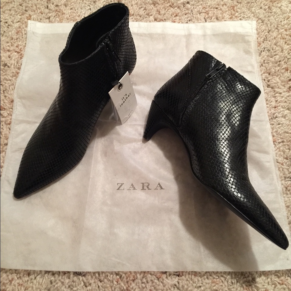 SALE ‼️ Zara Ankle Leather Boots