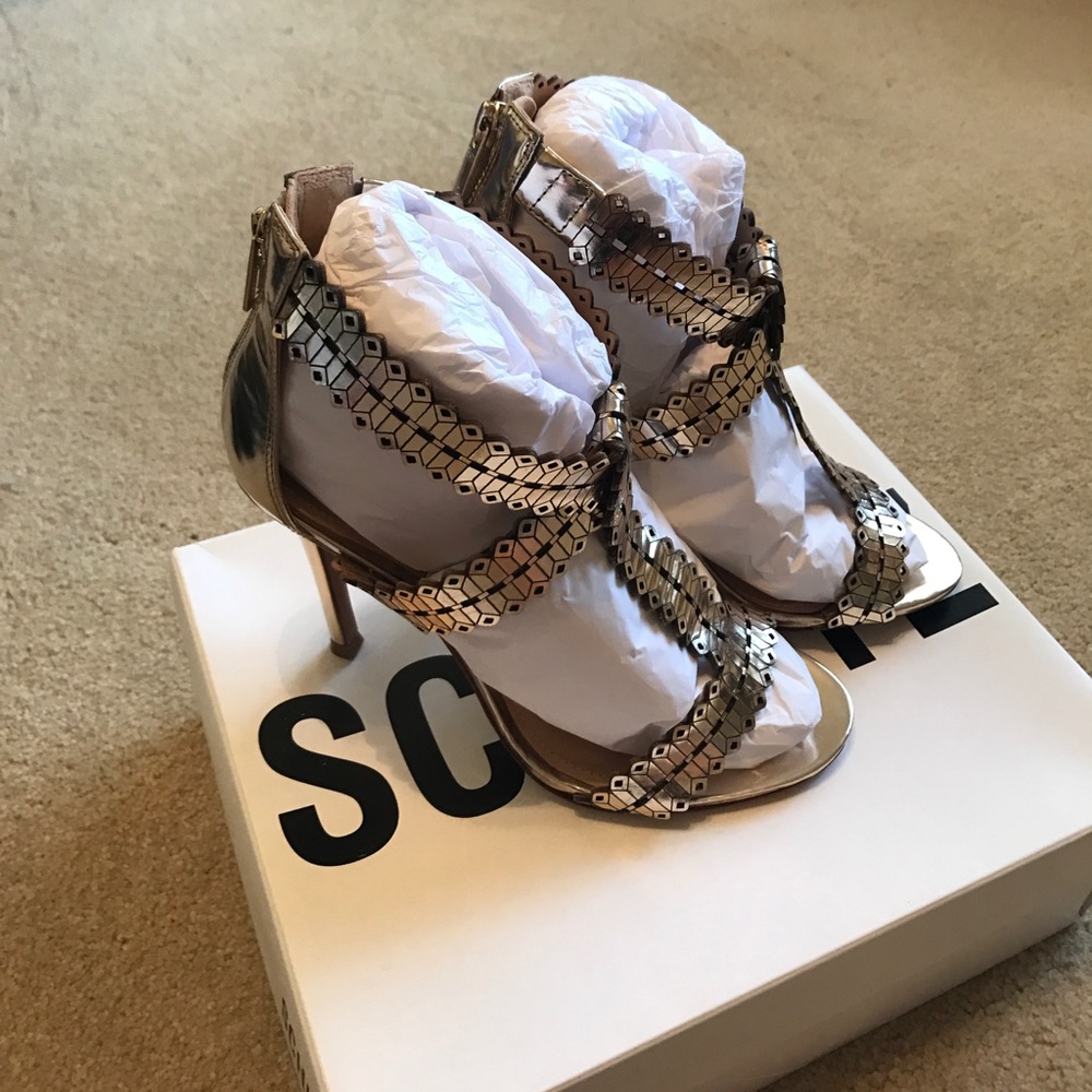BNWT SCHUTZ gold stiletto sandals