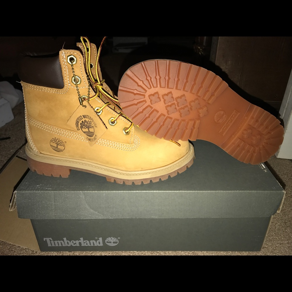 New in box never worn. - Picture 1 of 2