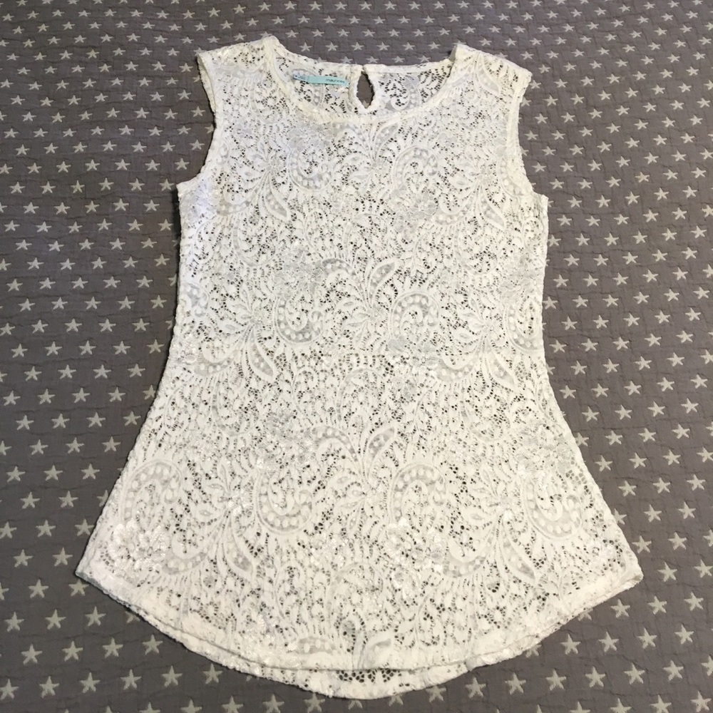 Lace sleeveless top
