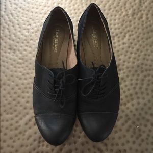 Naturalizer “Lanny” Cap Toe Oxford