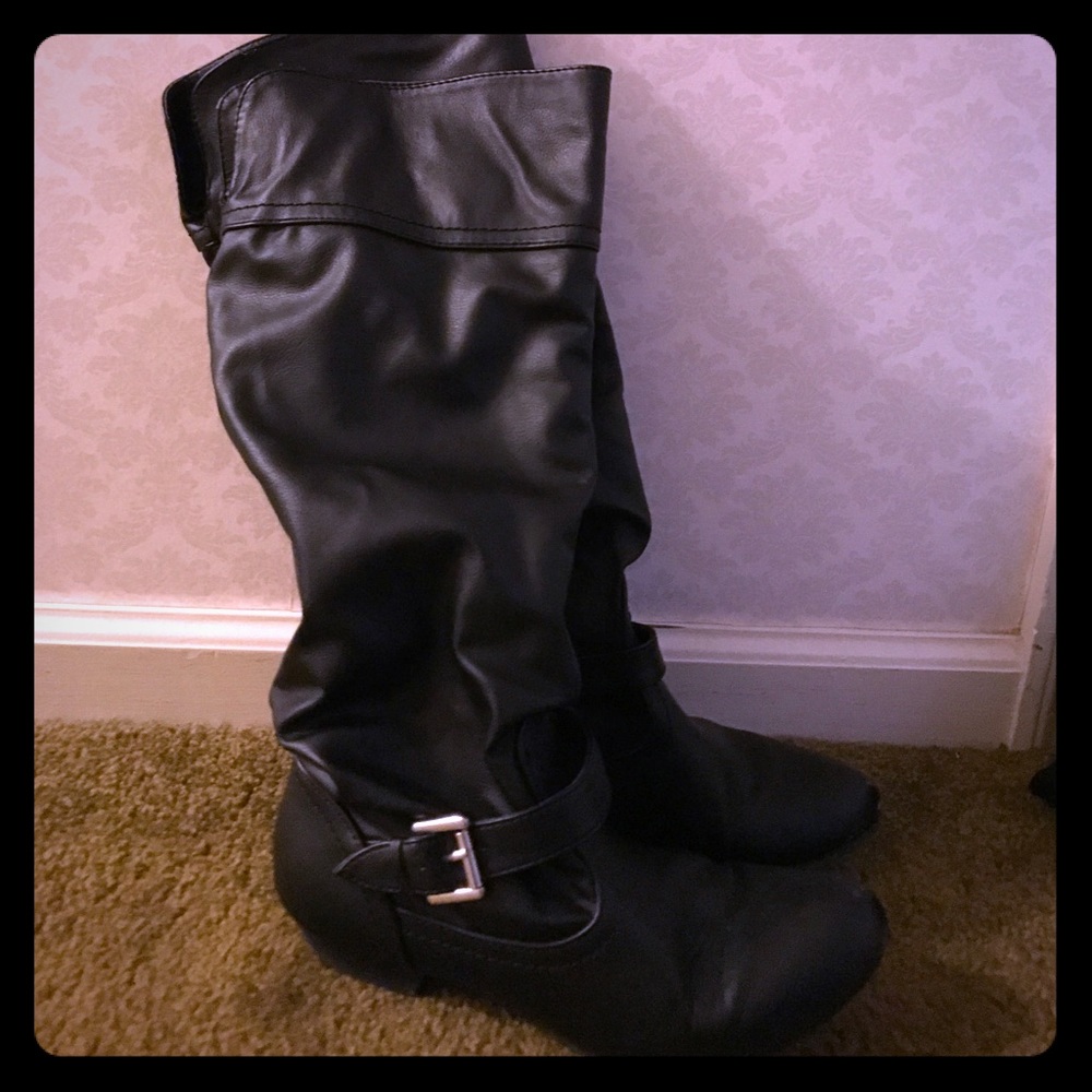 Size 8 black boots