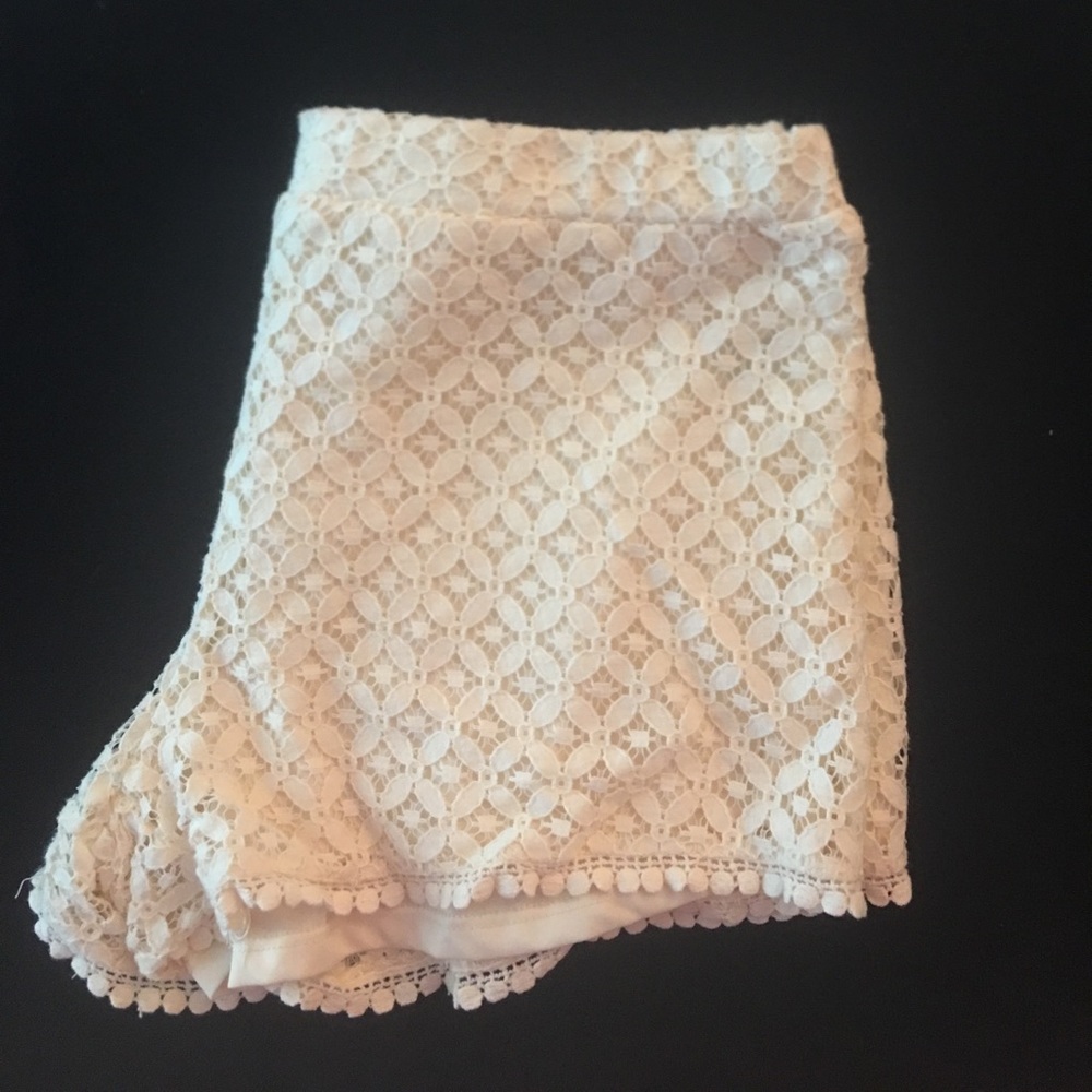 Aeropostale cream textured shorts