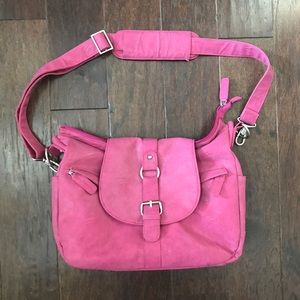 Kelly Moore B-Hobo in fuchsia
