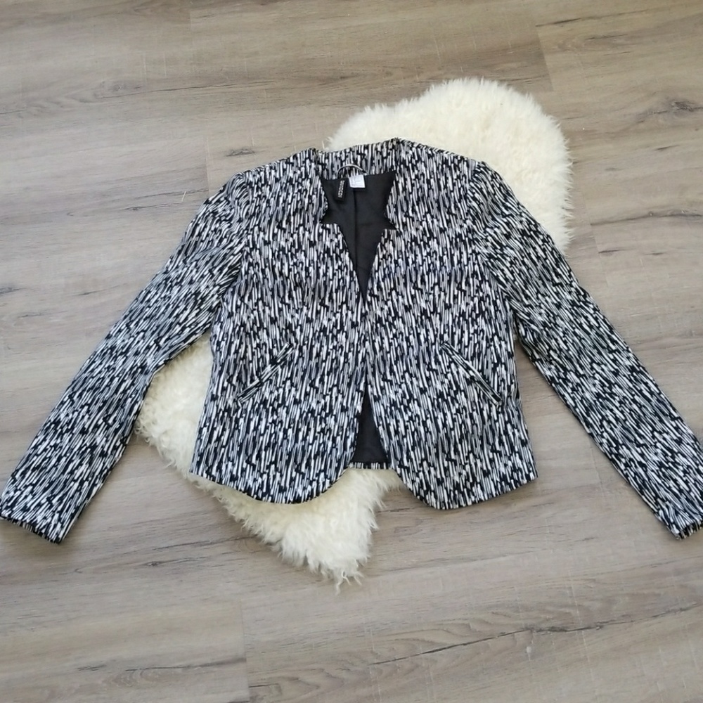 H&M cute cropped blazer
