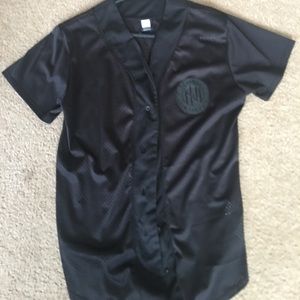 Jersey style button up top