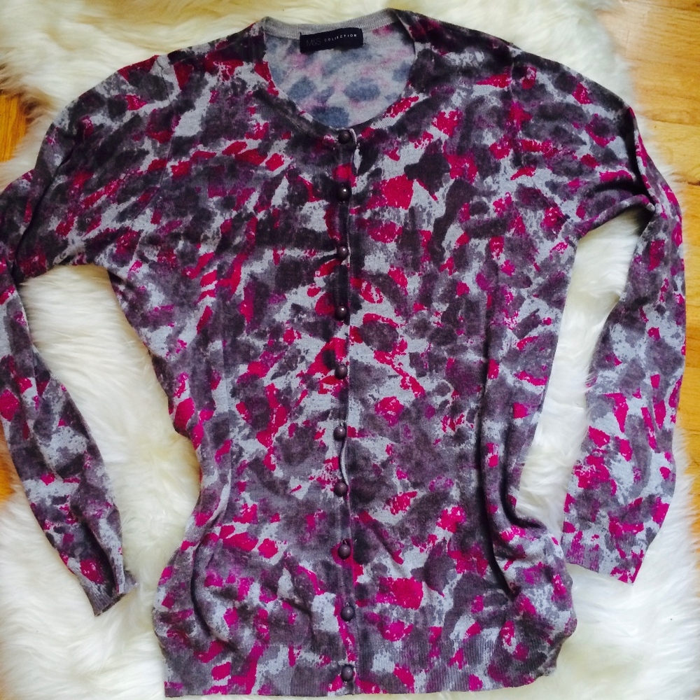 Chic pink and grey cardigan