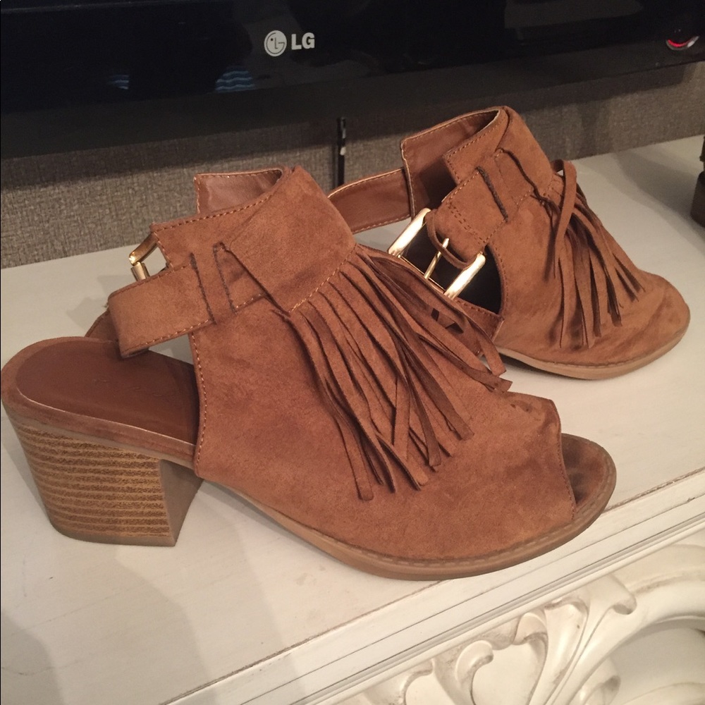 Cute fringed shoes