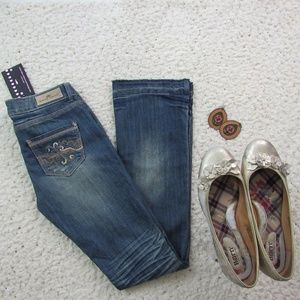 NEW Almost Famous Sz 5 Distressed Boot Raw Hem