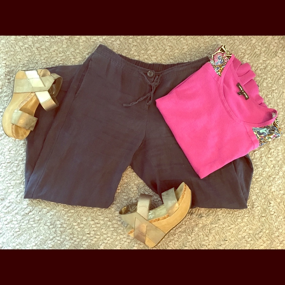 Linen pants. Loose fit.