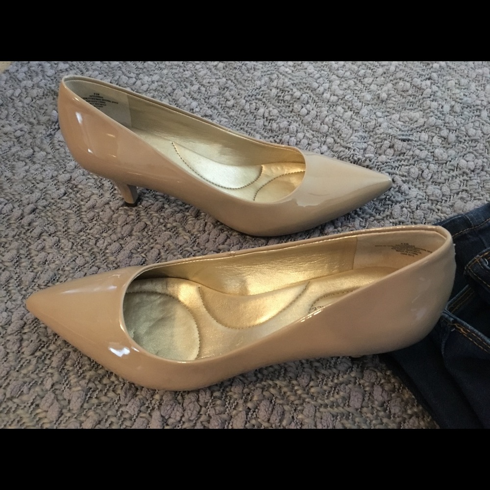 New beige heels