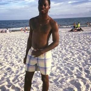 Meet your Posher, Devonte