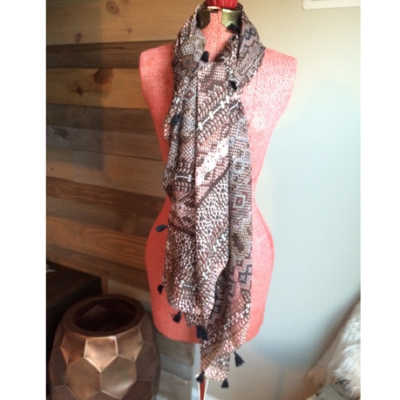 NWT- Kitara multi-colored scarf in neutral tones. - Picture 2 of 5