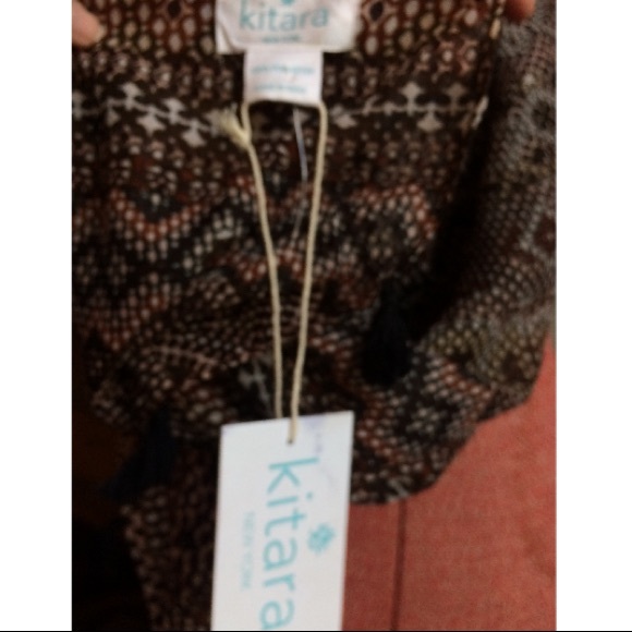 NWT- Kitara multi-colored scarf in neutral tones. - Picture 5 of 5