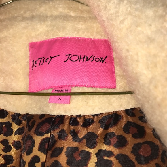 Betsy Johnson - Picture 2 of 4