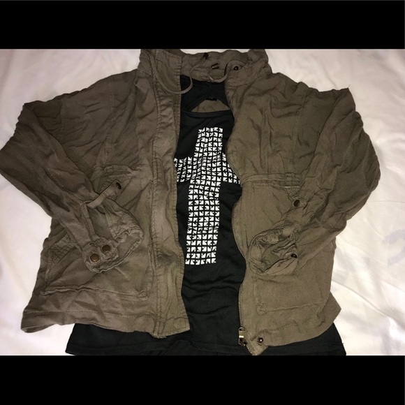 Top with Light Jacket - Picture 4 of 4