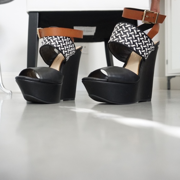 ‼️SOLD‼️Jessica Simpson Wedge Heels - Picture 2 of 4