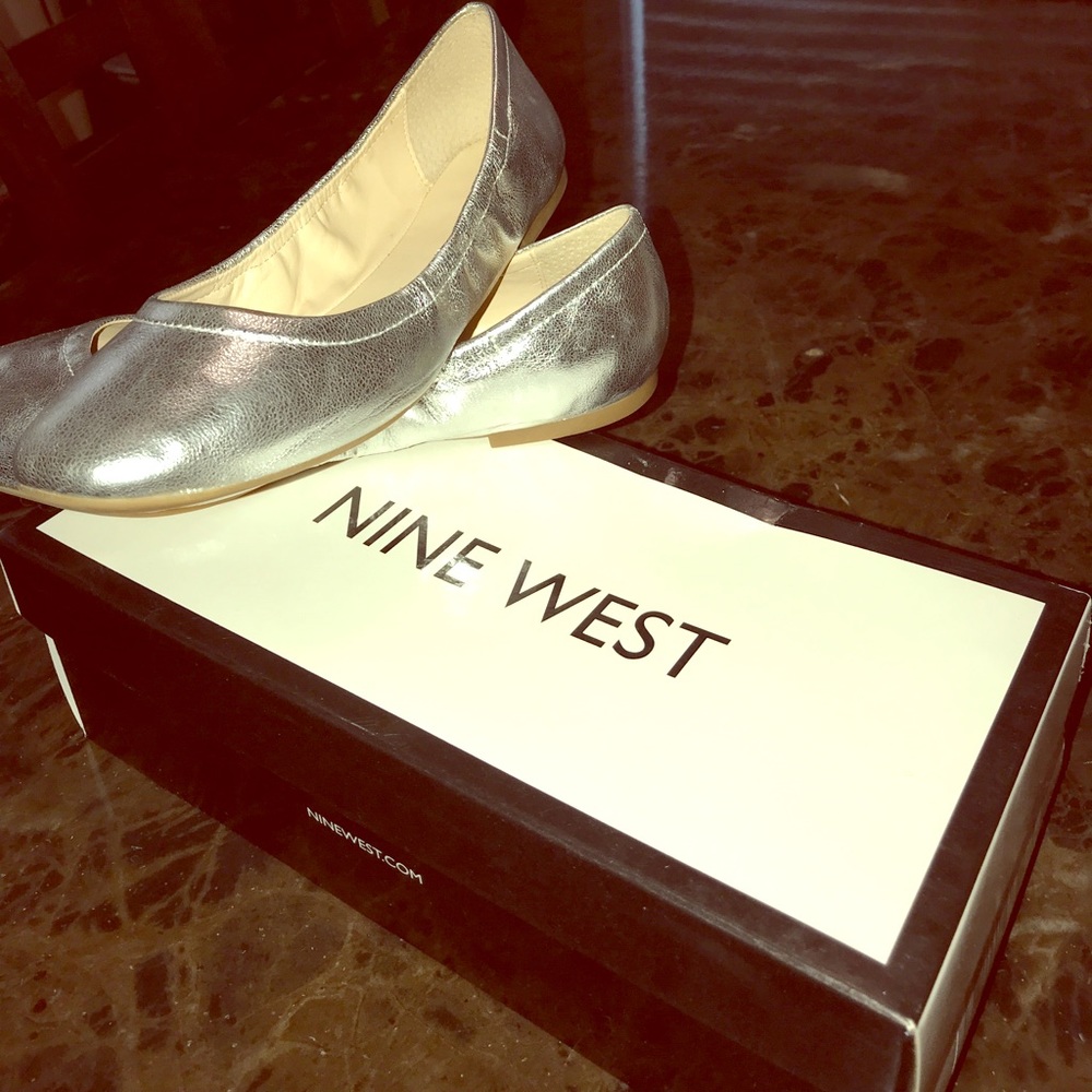 Silver Nine West flats size 7 1/2 new
