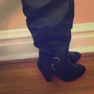 Black tall heeled bootS