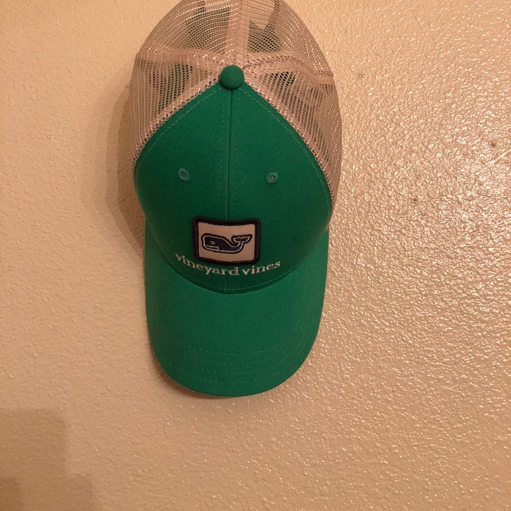 Green Vineyard Vines Trucker Hat