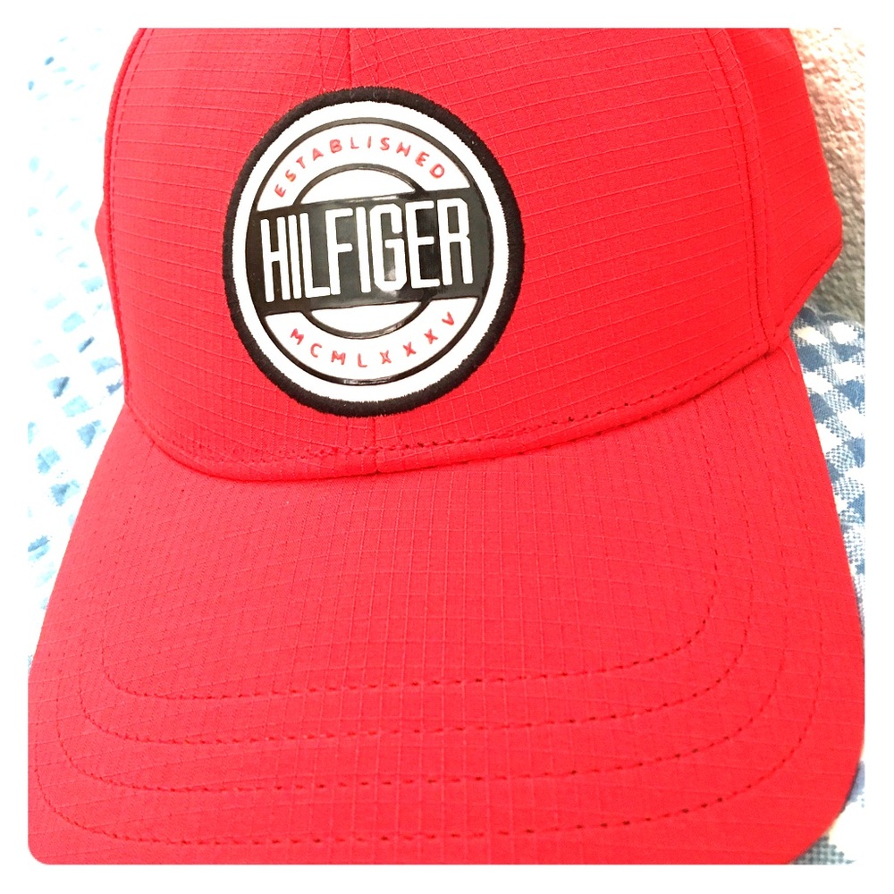 Tommy Hilfiger hat