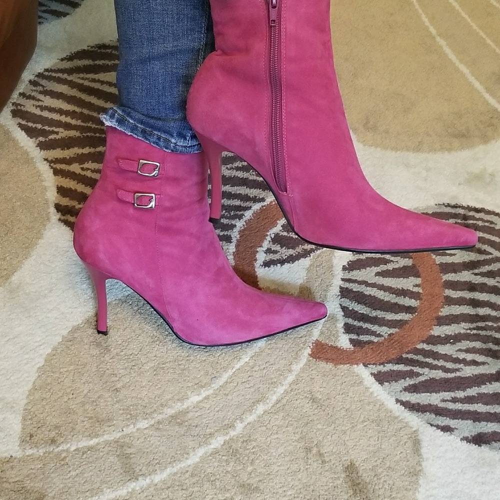 BCBGirls fuschia suede ankle boots size 9