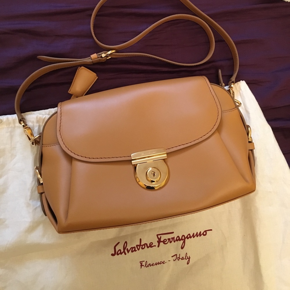 ❌SOLD❌ Ferragamo tan bag